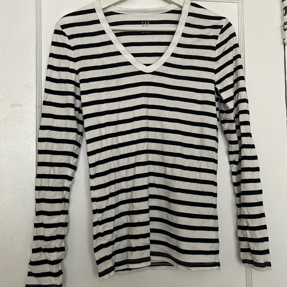 Gap black and white striped long sleeve tee